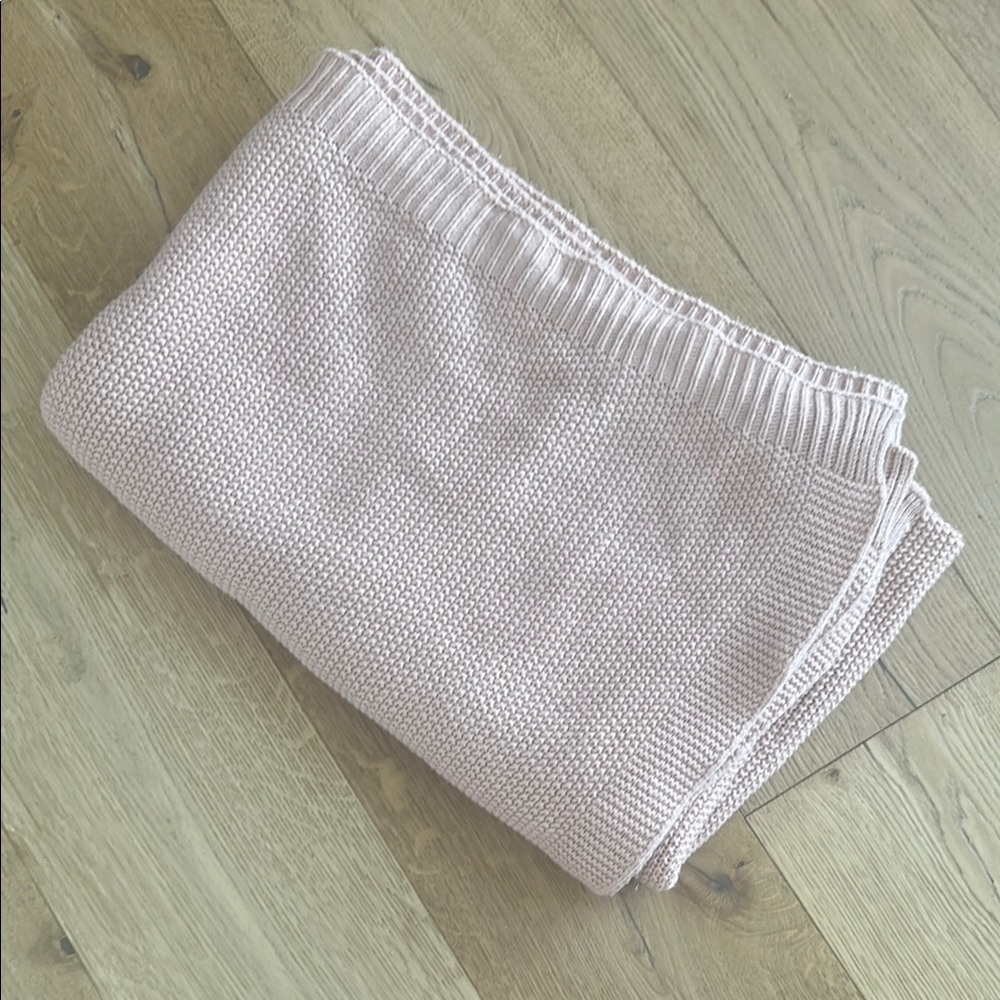 threshold Cozy Knit Blanket in pale pink NWOT